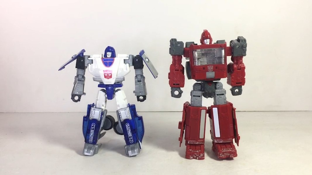 Transformers Siege Mirage Video Review And Image Gallery 14 (14 of 28)